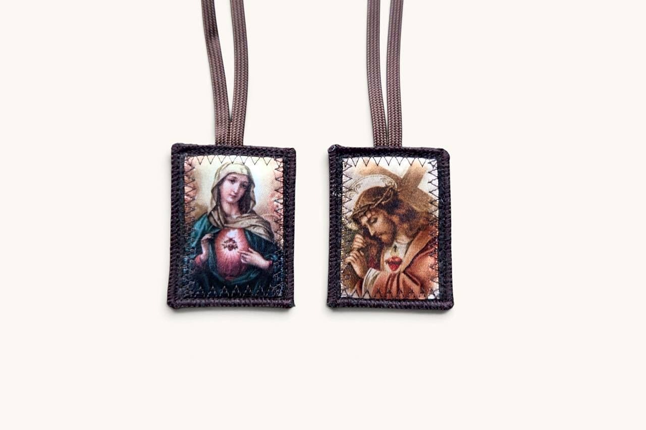 Brown Scapular of the Immaculate Heart of Mary and Christ Carrying the Cross