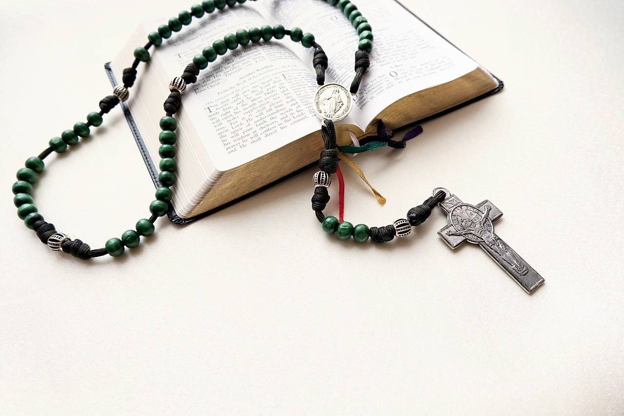 Miraculous Medal & St Benedict Green Wooden Rosary — image 1 of 6