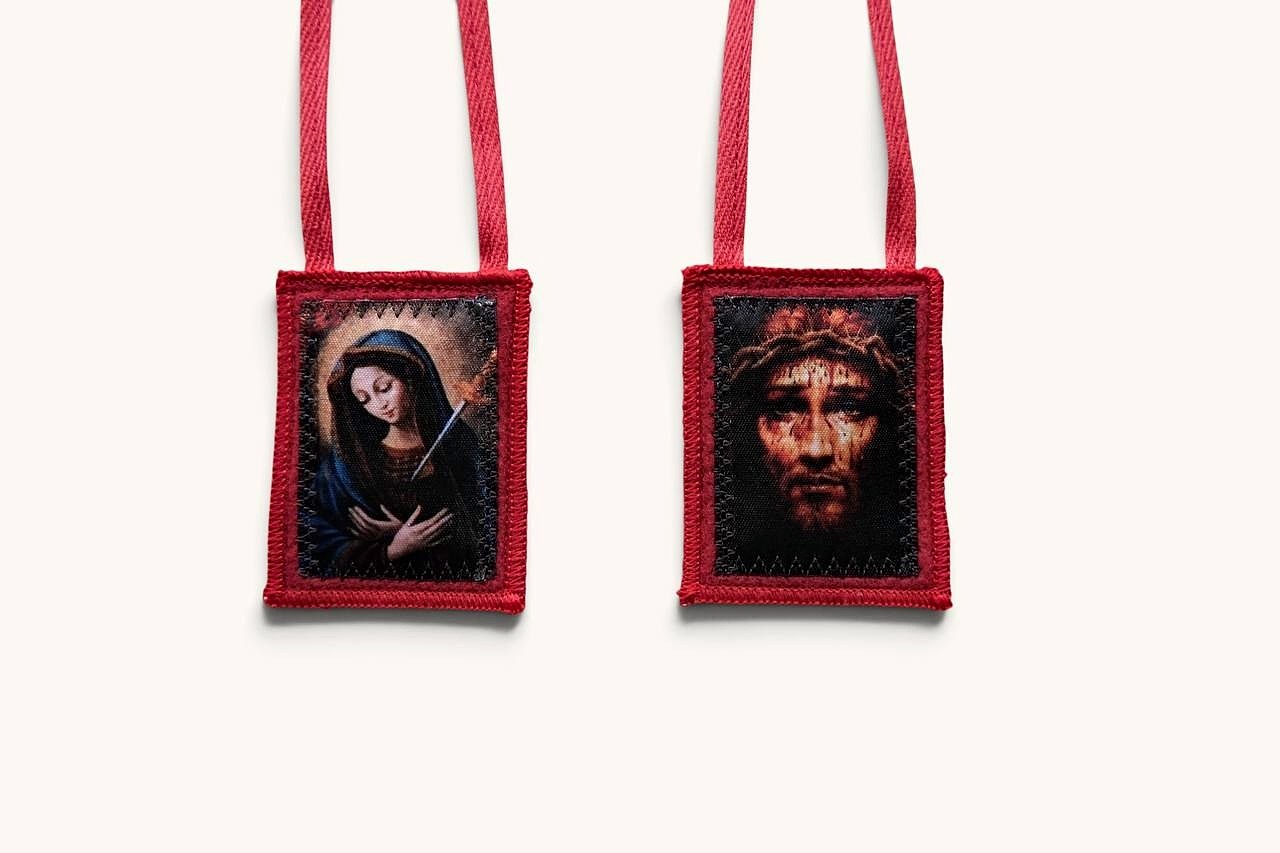 Red Scapular of Our Lady of Sorrows and the Crowned Christ